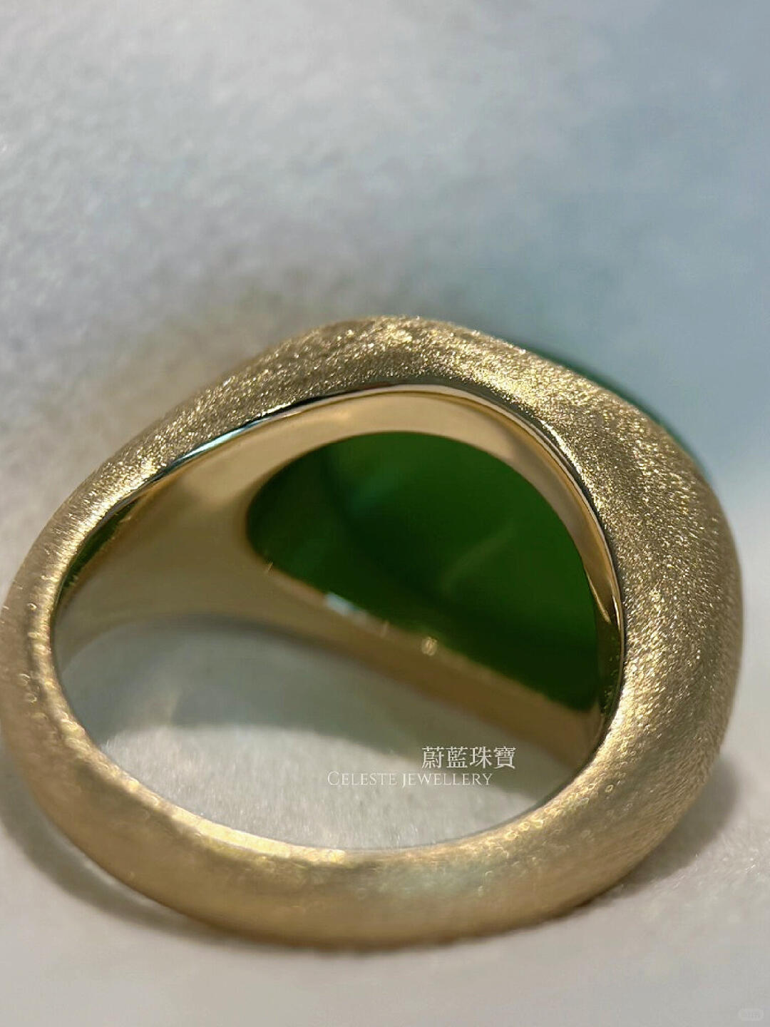 苹果绿碧玉镶嵌不适合k黄 不存在的 戒指