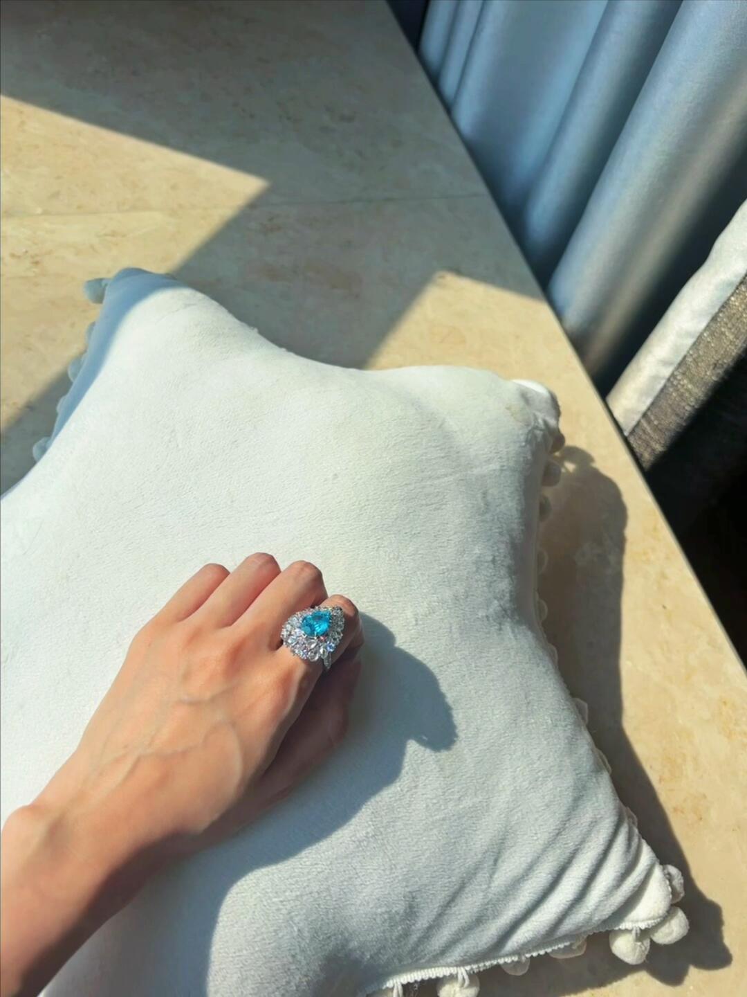 不配合的模特和顶级美丽的培育帕拉伊巴