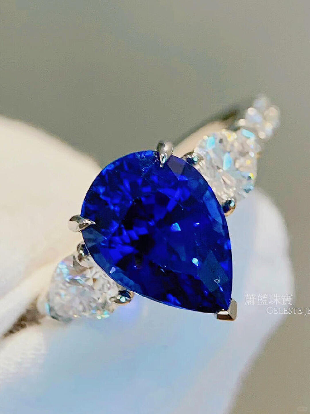 A Beautiful Water-Drop Sapphire Three-Stone Ring