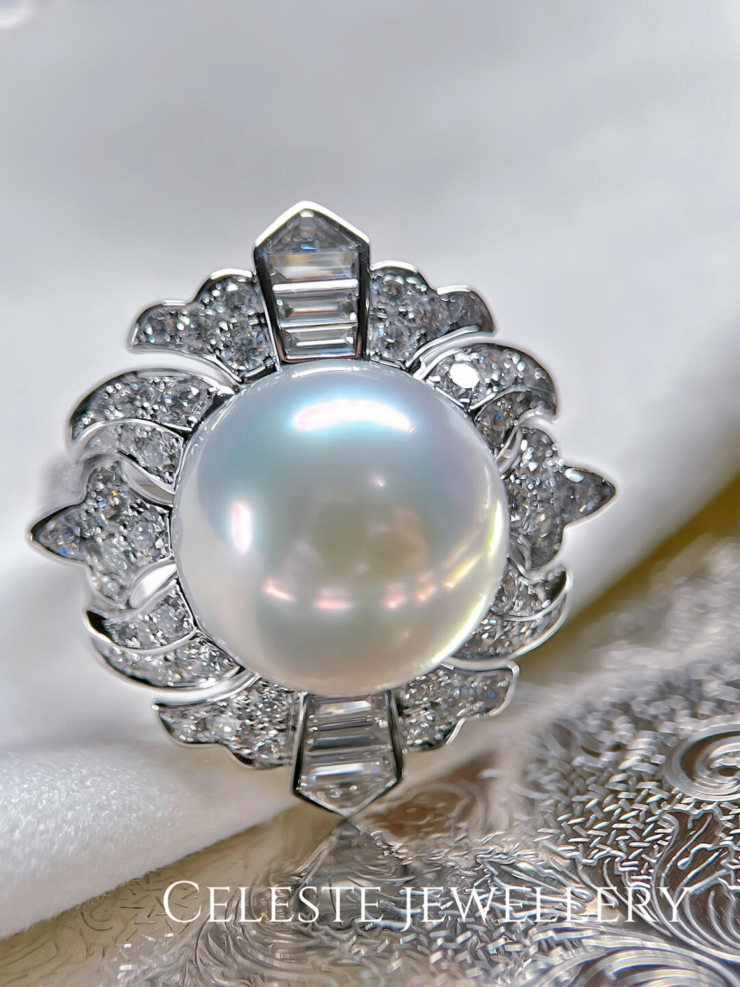 Breaking the limits of classic design ring